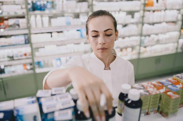 Comment la pharmacie et parapharmacie en ligne pharmashopi contribue-t-elle à simplifier le processus d'achat en ligne ?